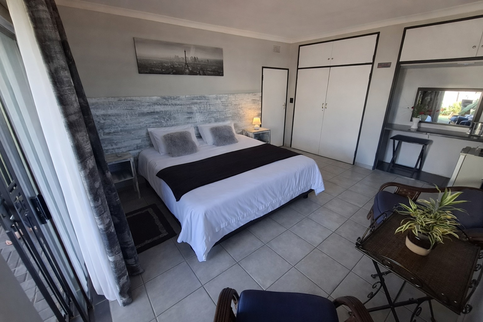 Accommodation In Brakpan The Elite King Room